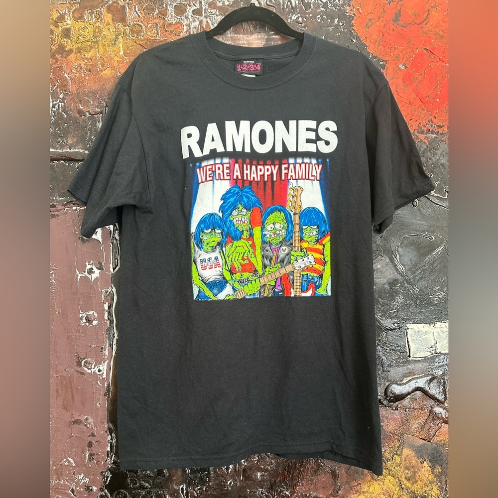 Ramones We’re Happy Family T-shirt Medium